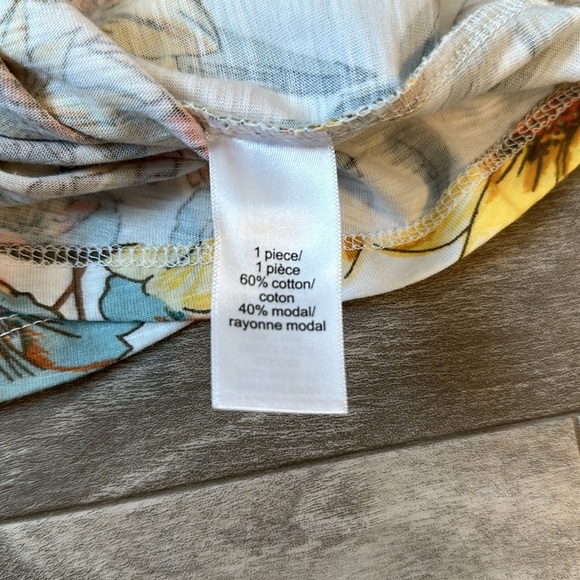 Maurice’s top NWT - Picture 7 of 7